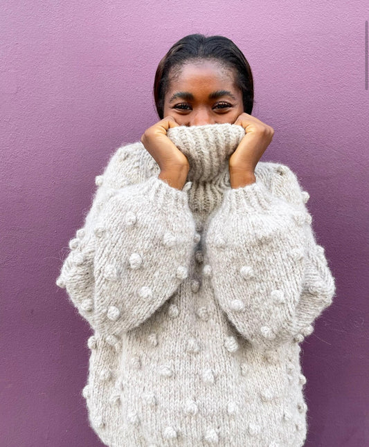 Loveknits Popcorn Bluse med Raglan og Høj hals